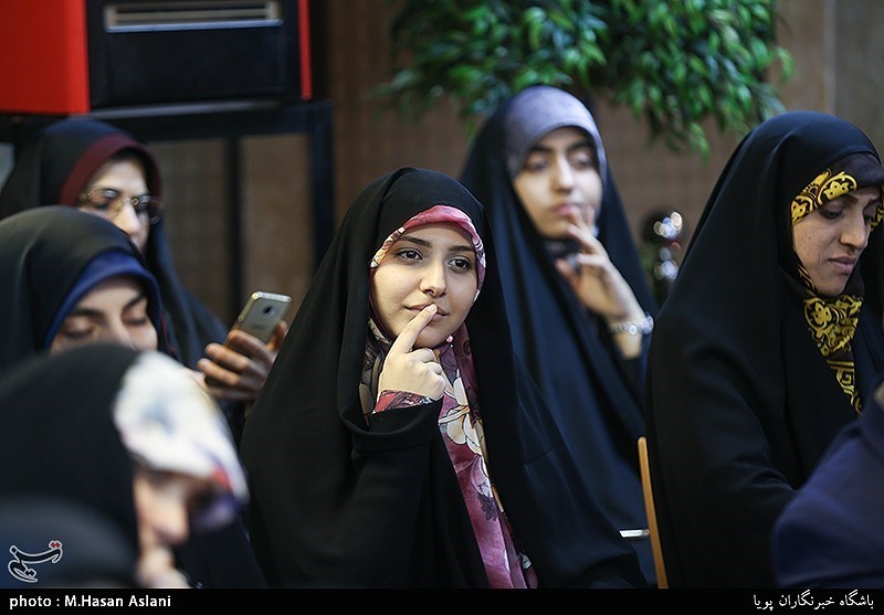 پانزدهمین محفل شعر قرار با حضور صابر خراسانی و فضه سادات حسینی