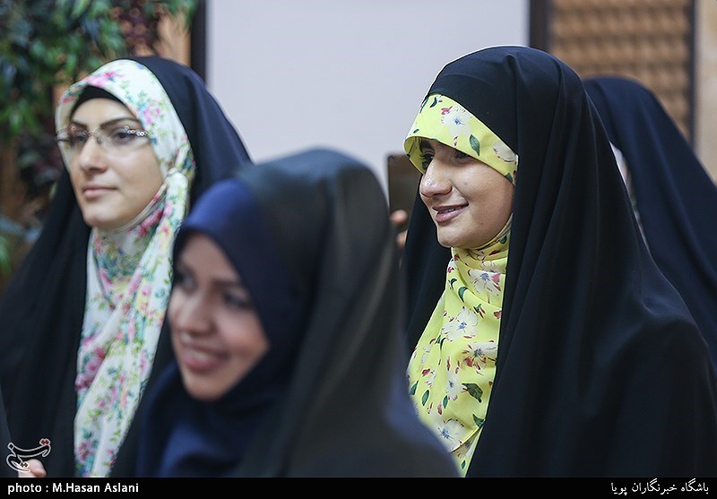 پانزدهمین محفل شعر قرار با حضور صابر خراسانی و فضه سادات حسینی