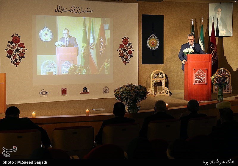 نمایشگاه آثار هنرهای تجسمی بانوان ایرانی