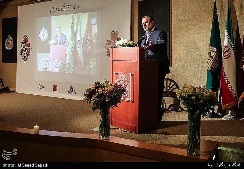 نمایشگاه آثار هنرهای تجسمی بانوان ایرانی