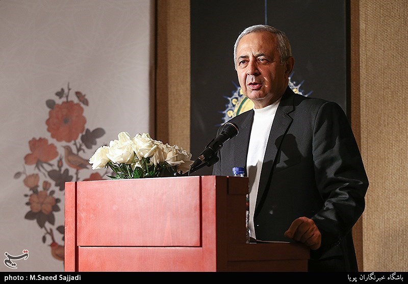 نمایشگاه آثار هنرهای تجسمی بانوان ایرانی