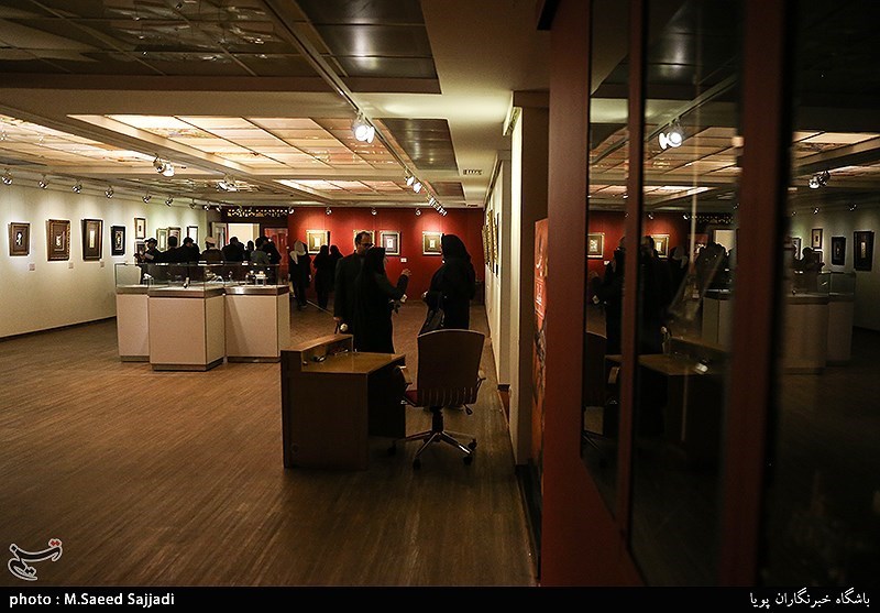 نمایشگاه آثار هنرهای تجسمی بانوان ایرانی