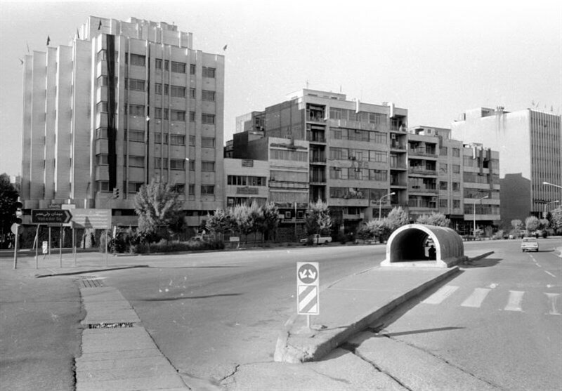 یک جان‌پناه در میدان هفتم تیر