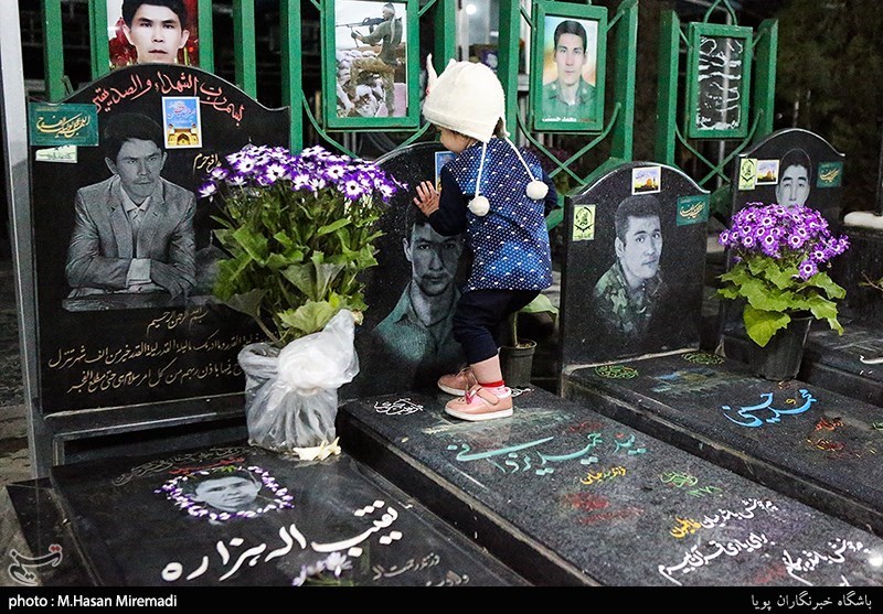 بهار 98|ویژه برنامه‌ "پدران آسمانی" همزمان با تحویل سال نو در گلستان شهدای اصفهان برگزار می‌شود