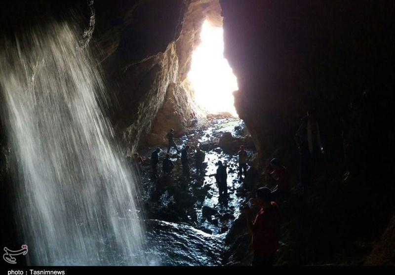 چشمه وقت ساعت