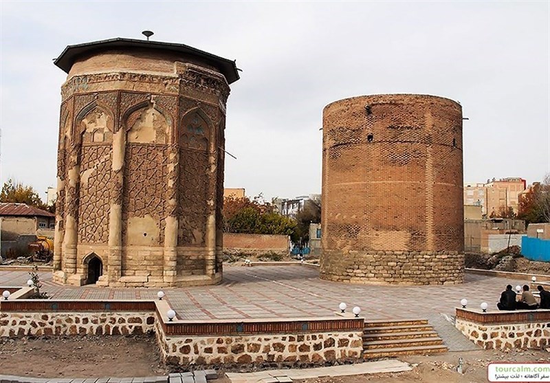 برج های دوقلو کبود مراغه