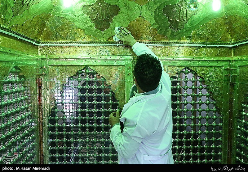 اولین غبارروبی سال 97 آستان مقدس حضرت علی اکبر(ع) چیذر