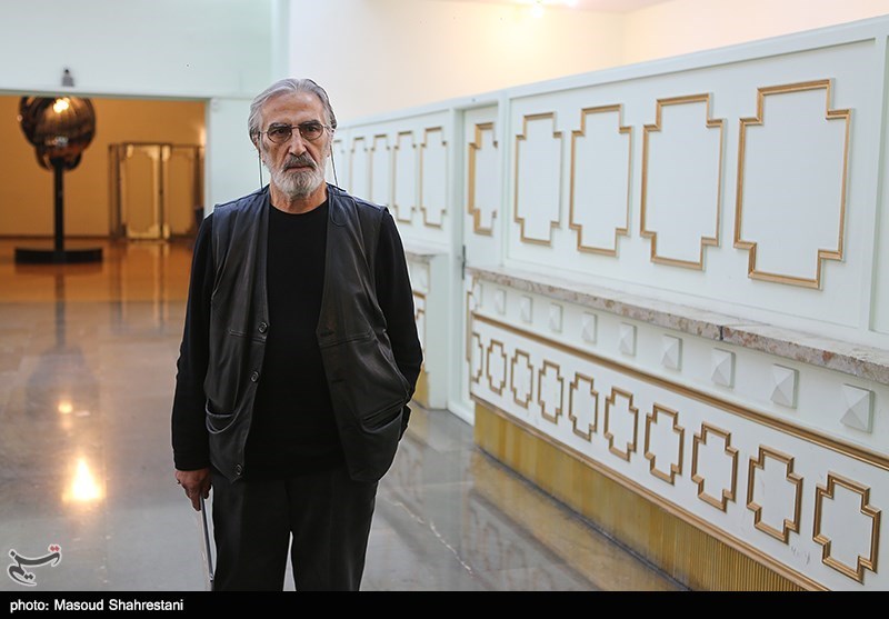 مراسم رونمایی ازمجموعه آثار رویس چکناواریان