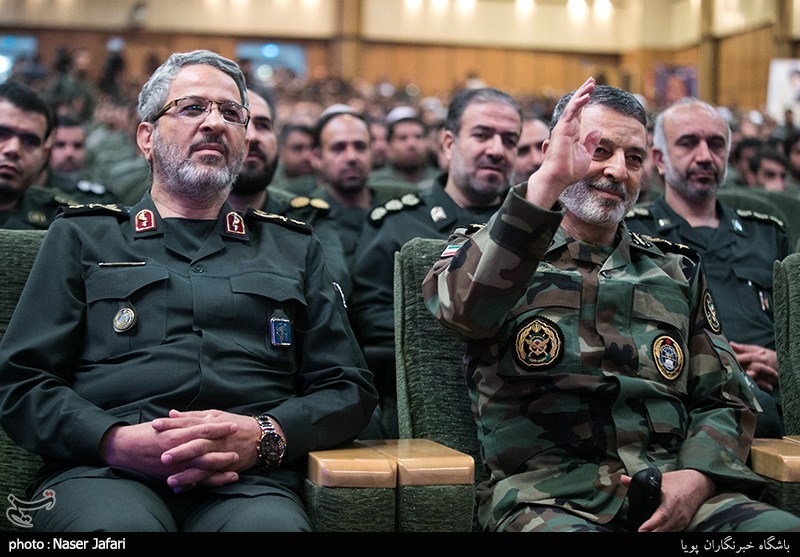 امیر سرلشکر عبدالرحیم موسوی فرمانده کل ارتش و غلامحسین غیب‌پرور رئیس سازمان بسیج مستضعفین