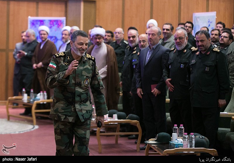 همایش روز پاسدار و تجلیل از مدافعان حرم