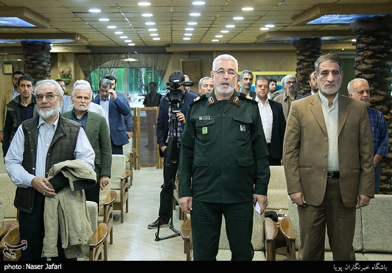 آیین رونمایی از کتاب رویای آمریکایی