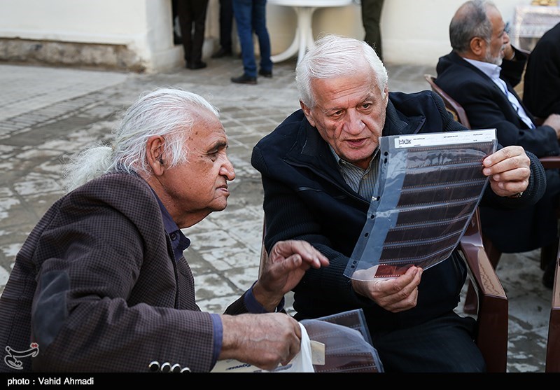 نشست عکاسان پیشکسوت انقلاب و دفاع مقدس