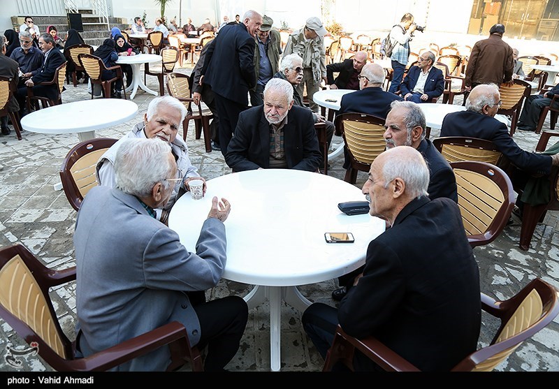 نشست عکاسان پیشکسوت انقلاب و دفاع مقدس