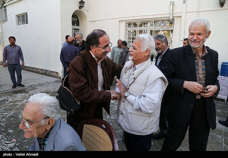 نشست عکاسان پیشکسوت انقلاب و دفاع مقدس