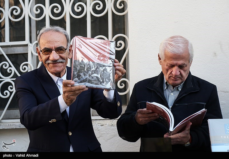 نشست عکاسان پیشکسوت انقلاب و دفاع مقدس