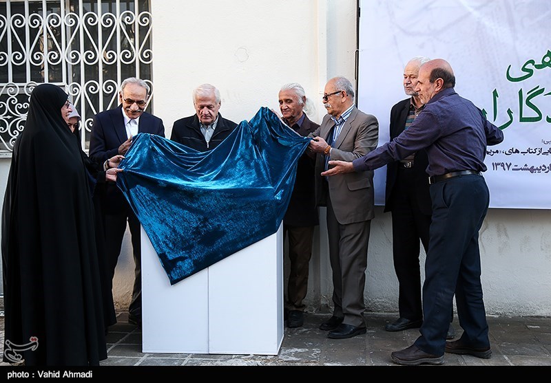 نشست عکاسان پیشکسوت انقلاب و دفاع مقدس