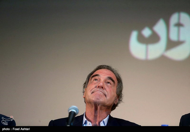 نشست مطبوعاتی الیور استون در جشنواره جهانی فیلم فجر