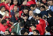 مرزبان: وزارت ورزش، استقلال و پرسپولیس را به یک چشم نگاه می‌کند و به هر 2 ضربه می‌زند!/ نباید قهرمانی را به مدیران باشگاه تبریک گفت