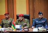 وفد عسکری عمانی یزور الجامعة العلیا للدفاع الوطنی