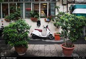 نمایی از یک کافه در محله ایرانشهر