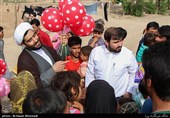 پخش بادکنک برای کودکان در روز ولادت امام زمان حضرت مهدی(عج) توسط گروه جهادی هادیان سعادت