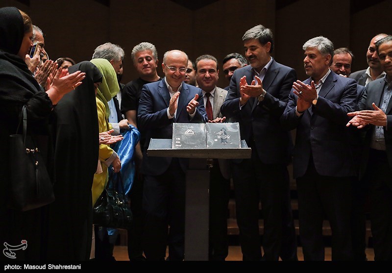 رونمایی از دومین کتاب مد و لباس ایران