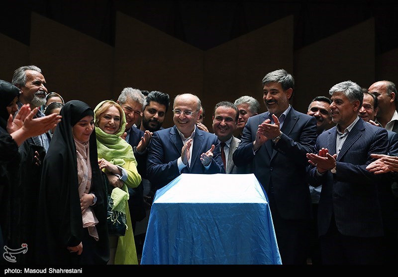 رونمایی از دومین کتاب مد و لباس ایران