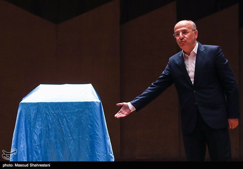 رونمایی از دومین کتاب مد و لباس ایران