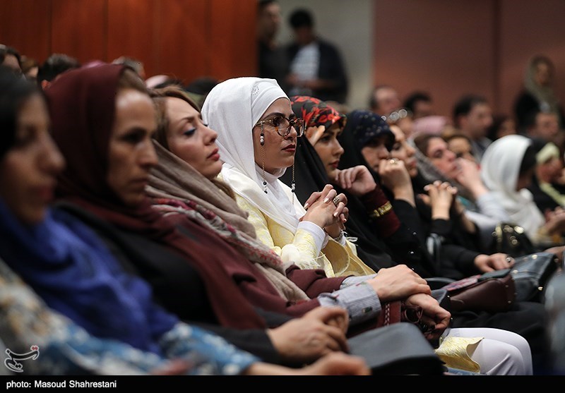 رونمایی از دومین کتاب مد و لباس ایران