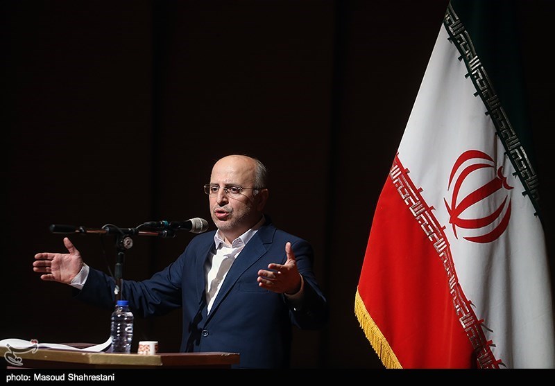 رونمایی از دومین کتاب مد و لباس ایران