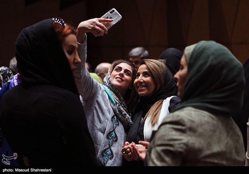 رونمایی از دومین کتاب مد و لباس ایران