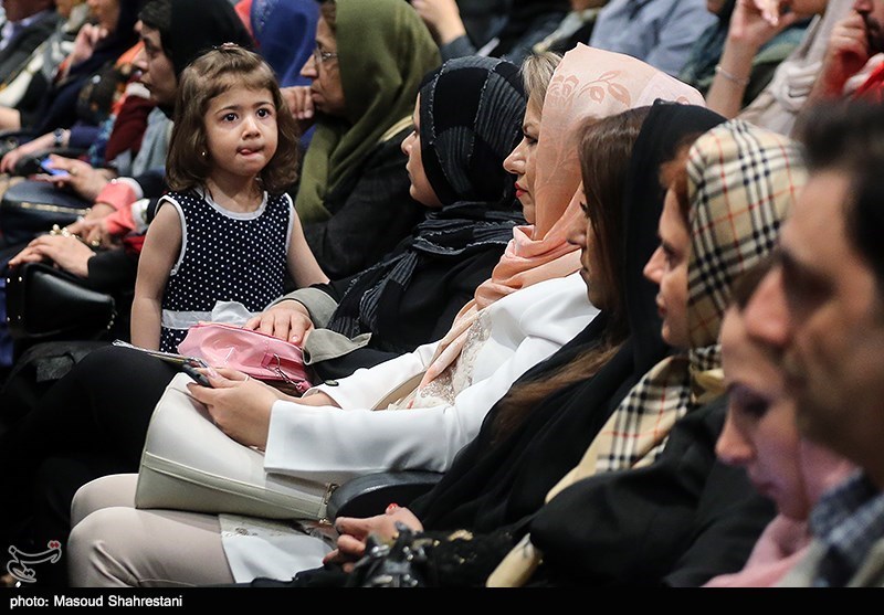 رونمایی از دومین کتاب مد و لباس ایران