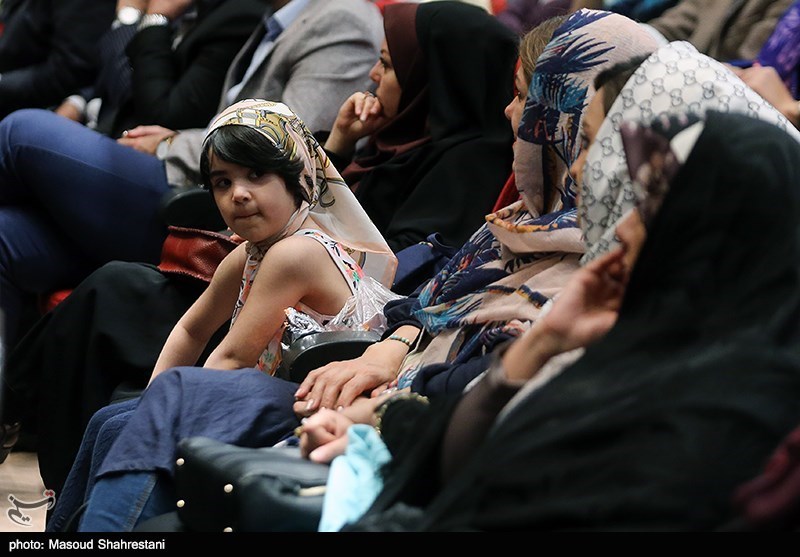 رونمایی از دومین کتاب مد و لباس ایران