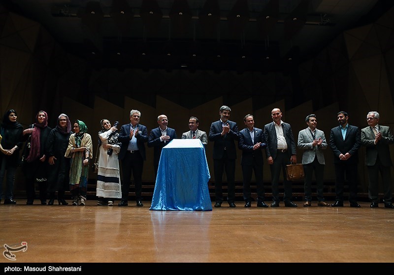 رونمایی از دومین کتاب مد و لباس ایران