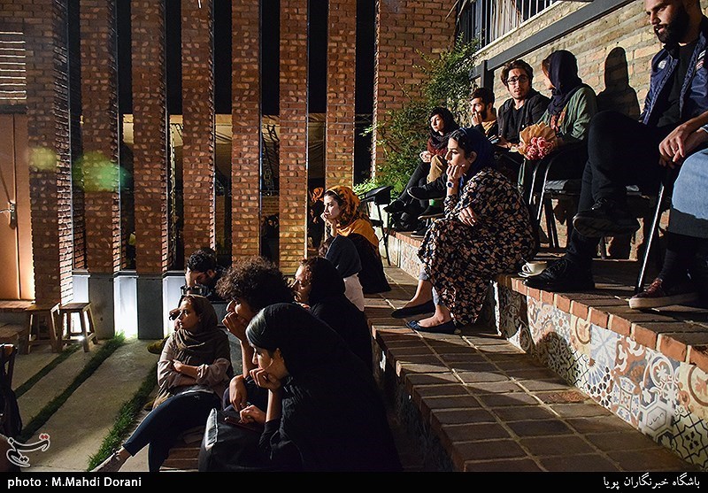 جلسه نقد و بررسی تئاتر دانشگاهی