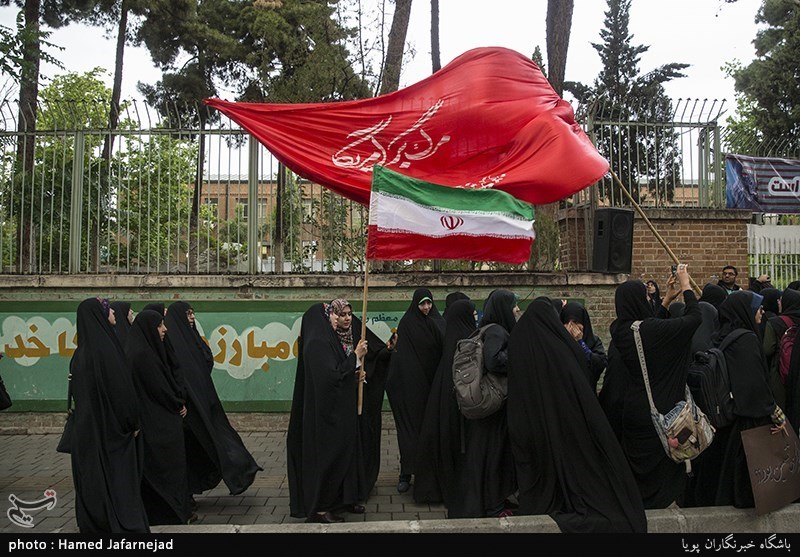 تجمع دانشجویان در محکومیت نقض برجام توسط آمریکا مقابل لانه جاسوسی