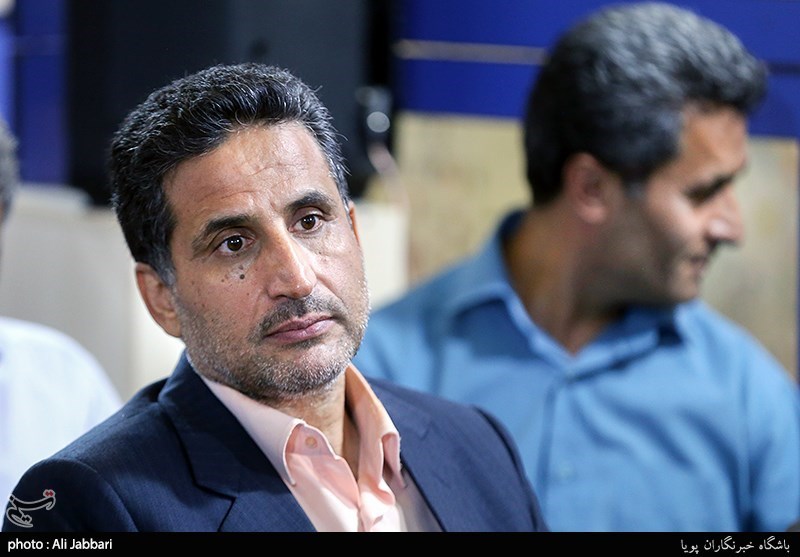 آیین رونمایی کتاب عکاسان جنگ اباصلت بیات