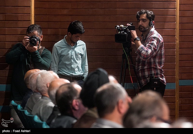 دومین دوره اهدای نشان عکس مطبوعاتی سال