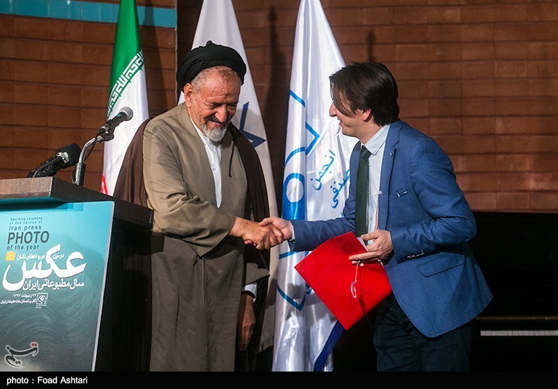 دومین دوره اهدای نشان عکس مطبوعاتی سال