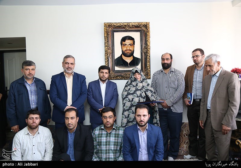 دیدار جامعه قرآنی با خانواده شهید مدافع حرم ابوالفضل نیکزاد