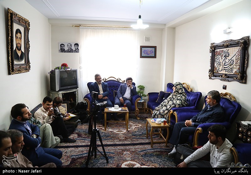 دیدار جامعه قرآنی با خانواده شهید مدافع حرم ابوالفضل نیکزاد