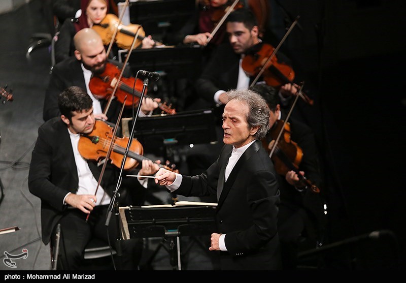 اجرای ارکستر سمفونیک تهران به رهبری شهرداد روحانی