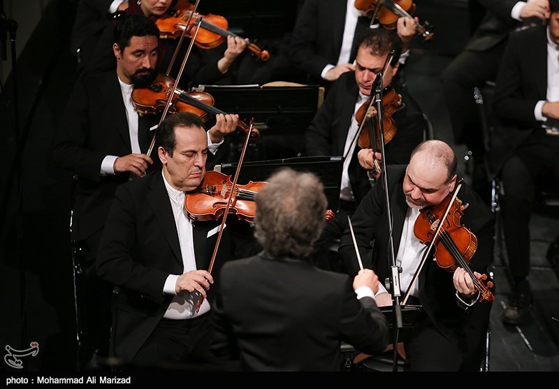 اجرای ارکستر سمفونیک تهران به رهبری شهرداد روحانی