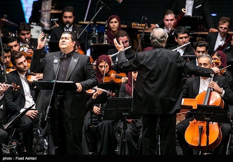 Iranian Officials See Off Members of Team Melli