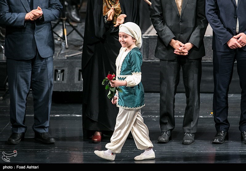 Iranian Officials See Off Members of Team Melli