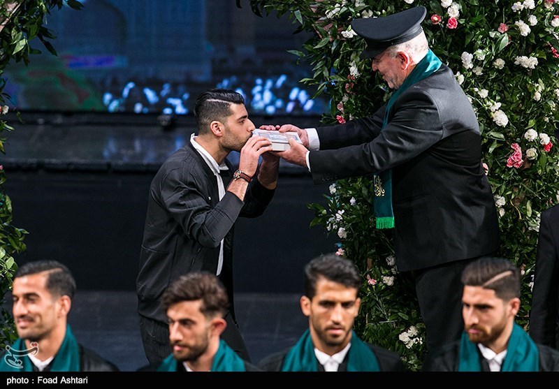 Iranian Officials See Off Members of Team Melli