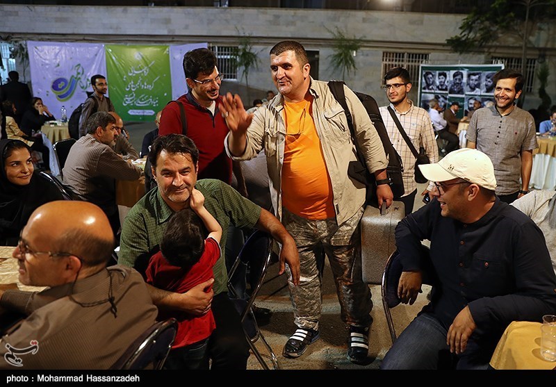 افطاری انجمن عکاسان انقلاب و دفاع مقدس