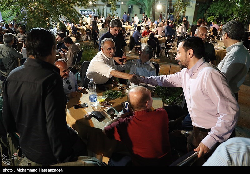 افطاری انجمن عکاسان انقلاب و دفاع مقدس