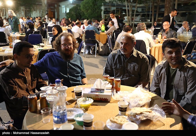 افطاری انجمن عکاسان انقلاب و دفاع مقدس