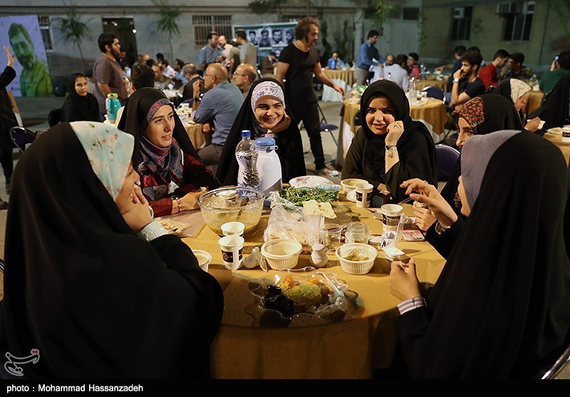 افطاری انجمن عکاسان انقلاب و دفاع مقدس